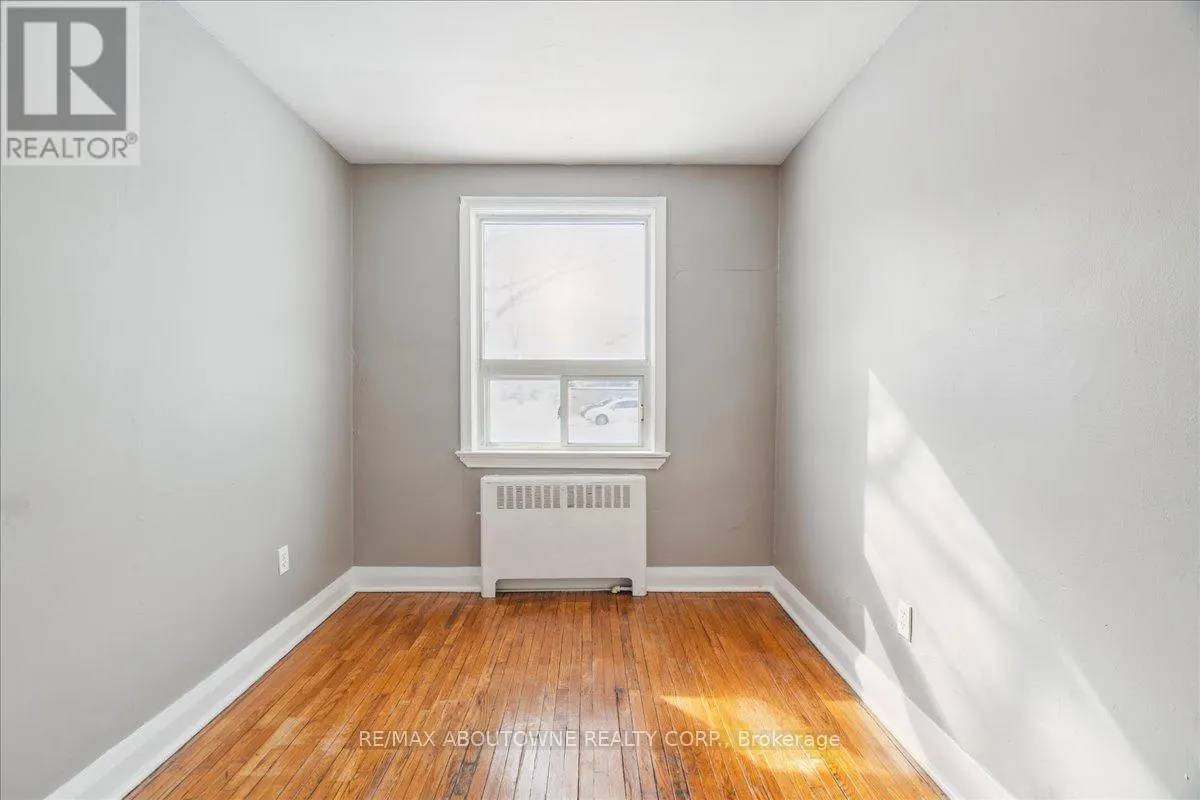 2 - 145 NORTH SERVICE ROAD E