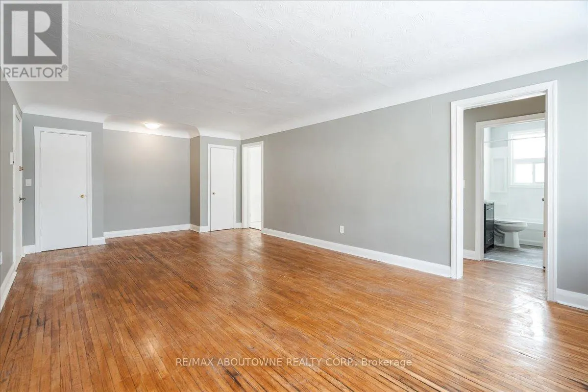 2 - 145 NORTH SERVICE ROAD E