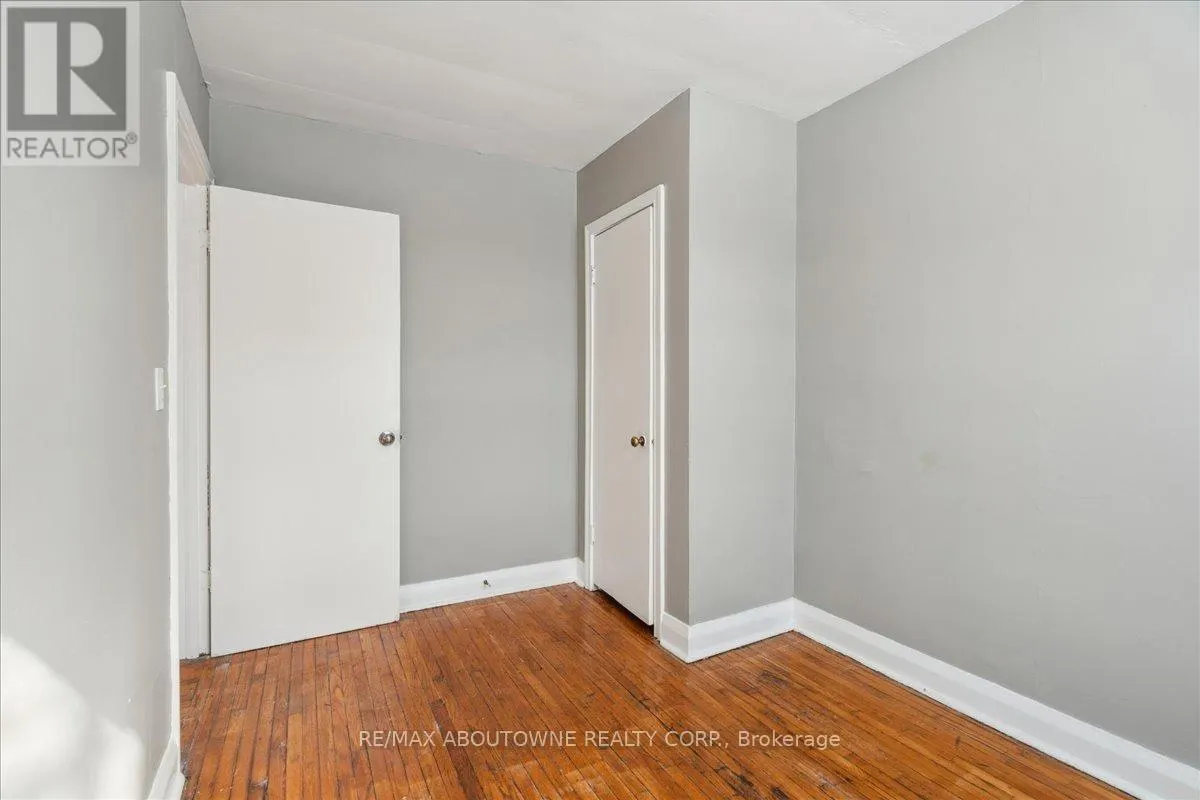 2 - 145 NORTH SERVICE ROAD E