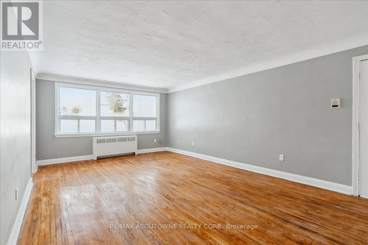2 - 145 NORTH SERVICE ROAD E