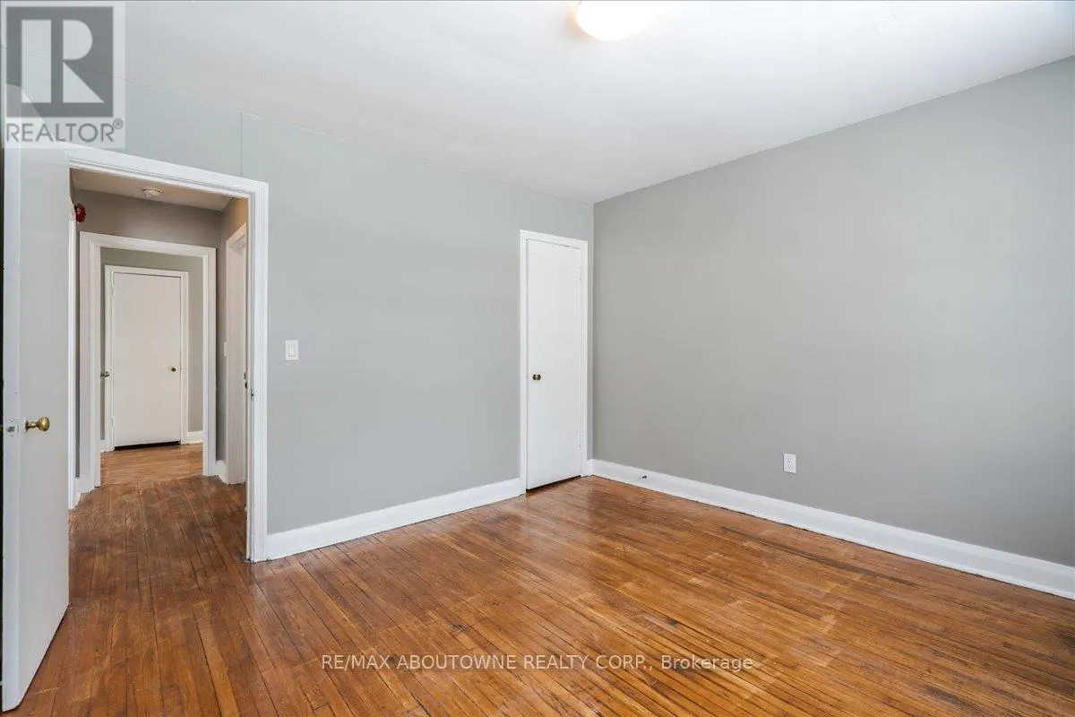 2 - 145 NORTH SERVICE ROAD E