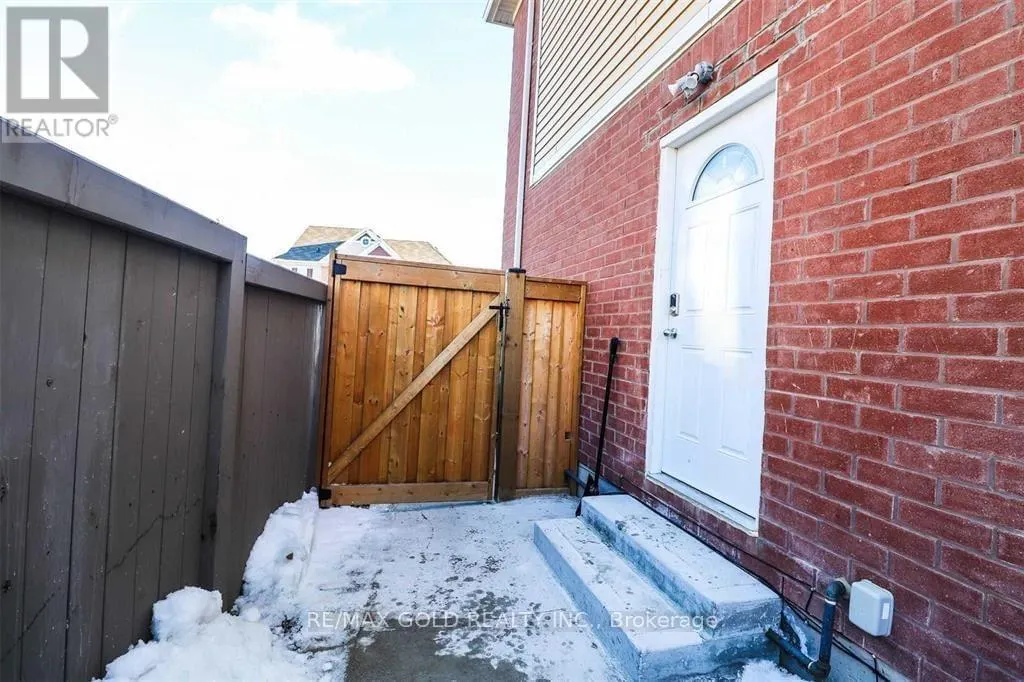 3 STEDFORD CRESCENT