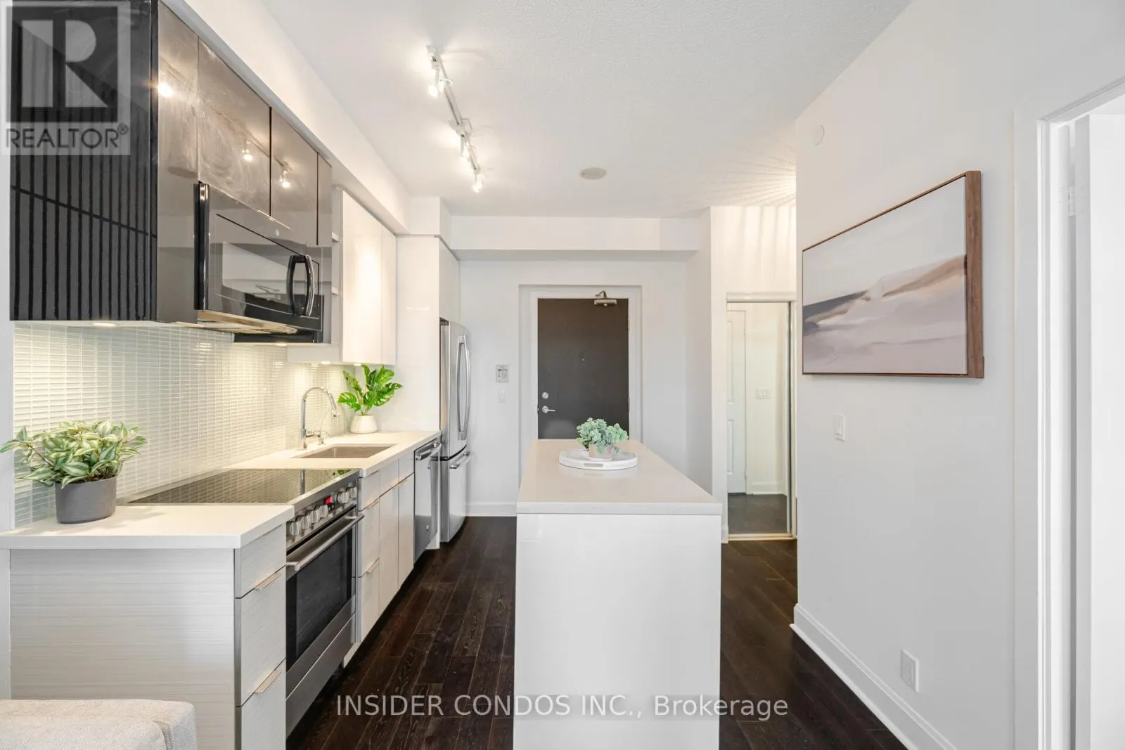 1307 - 33 SHORE BREEZE DRIVE