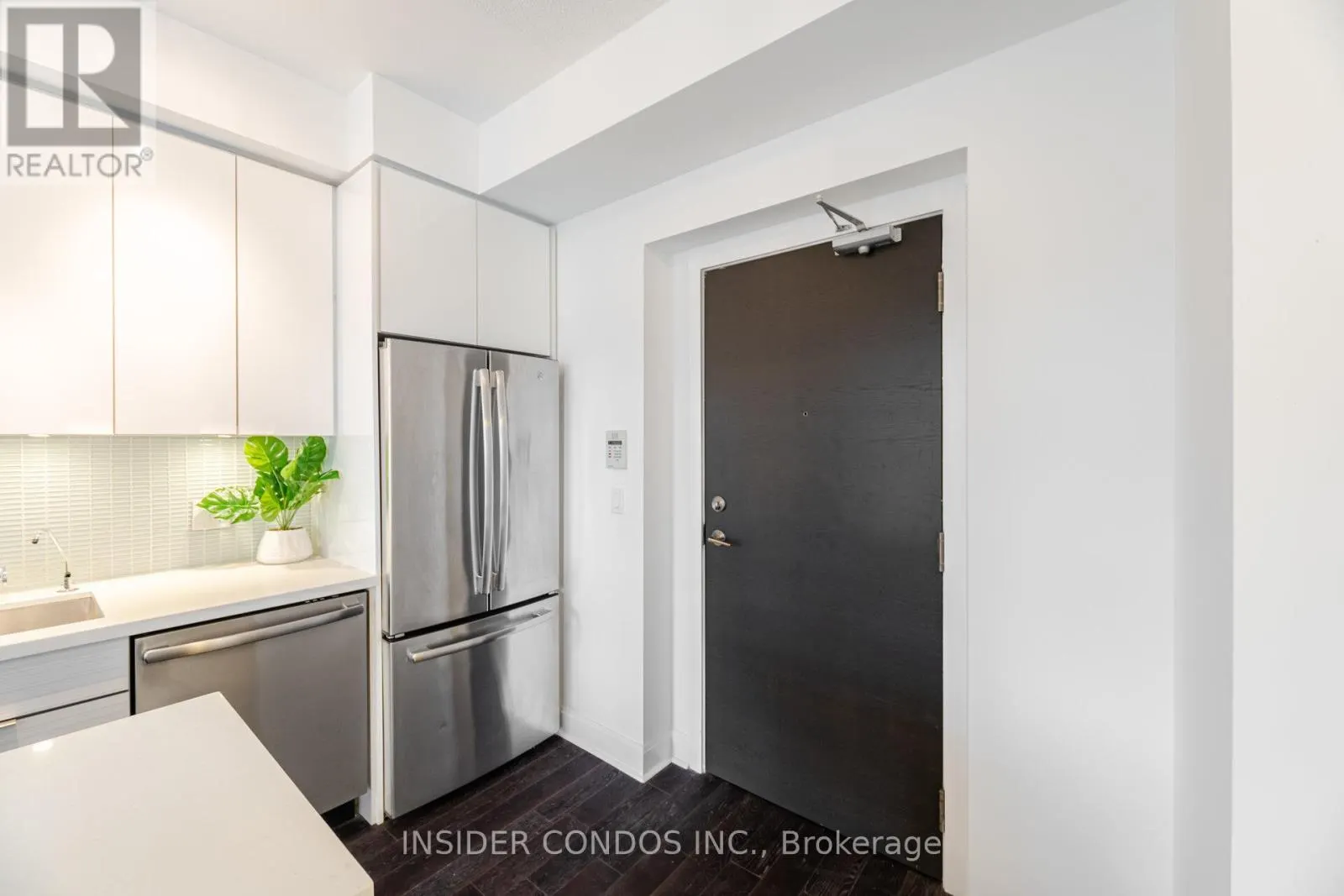 1307 - 33 SHORE BREEZE DRIVE