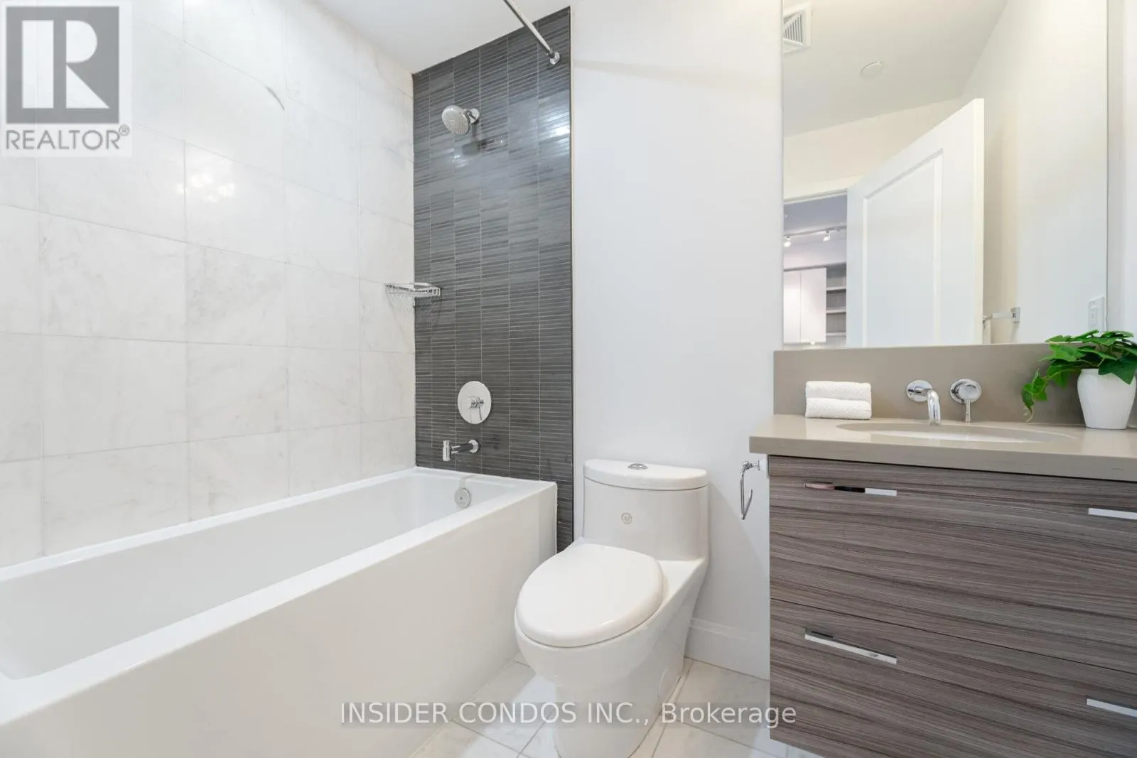 1307 - 33 SHORE BREEZE DRIVE