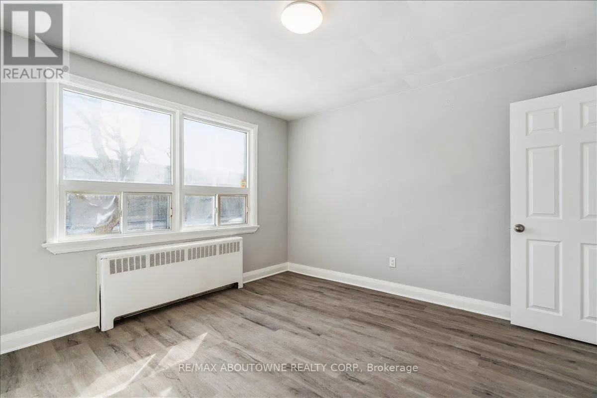 1 - 145 NORTH SERVICE ROAD E