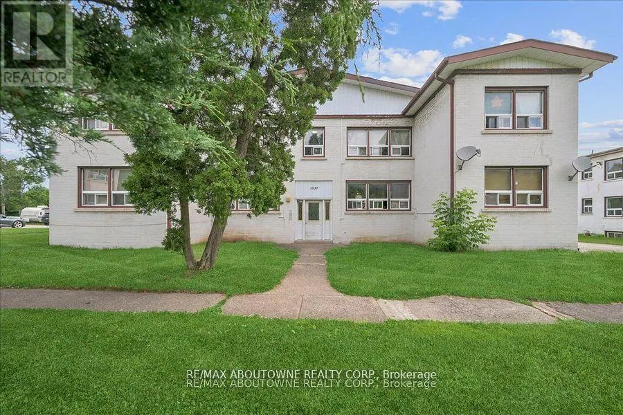 1 - 145 NORTH SERVICE ROAD E