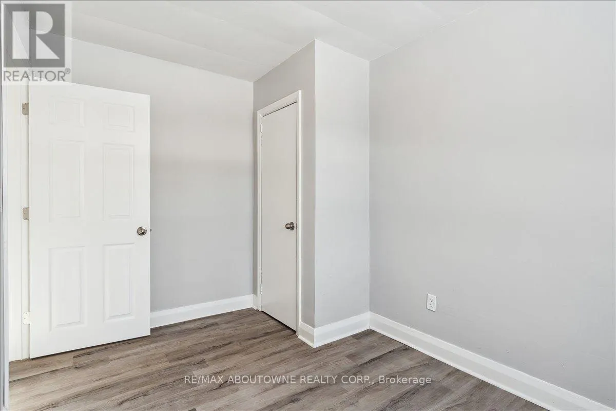 1 - 145 NORTH SERVICE ROAD E