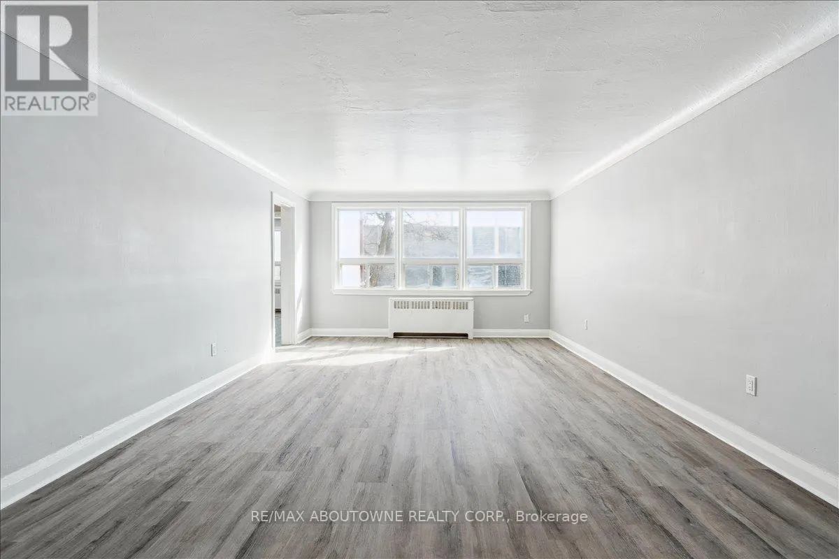 1 - 145 NORTH SERVICE ROAD E