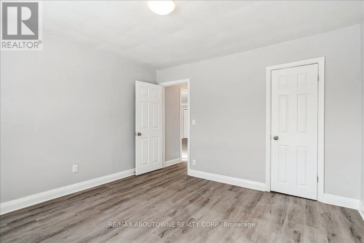 1 - 145 NORTH SERVICE ROAD E