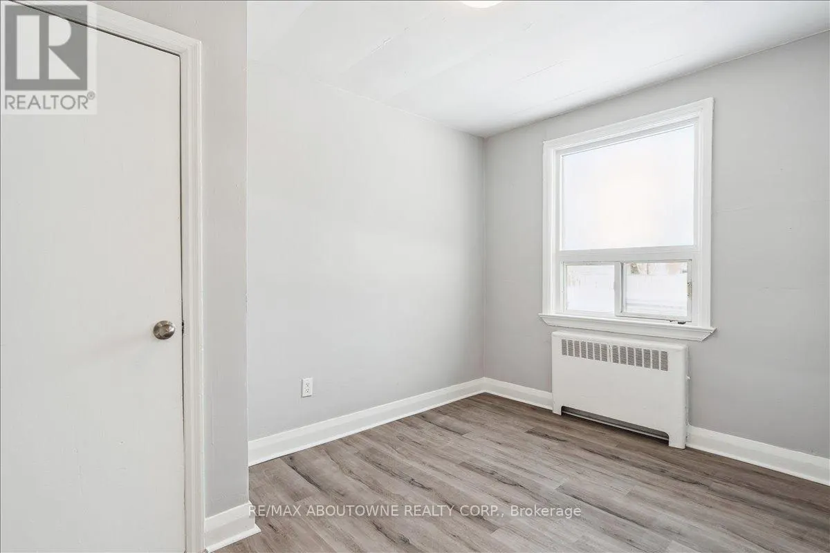 1 - 145 NORTH SERVICE ROAD E