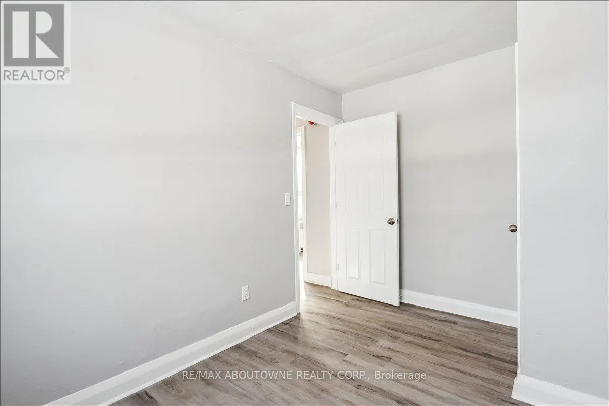 1 - 145 NORTH SERVICE ROAD E