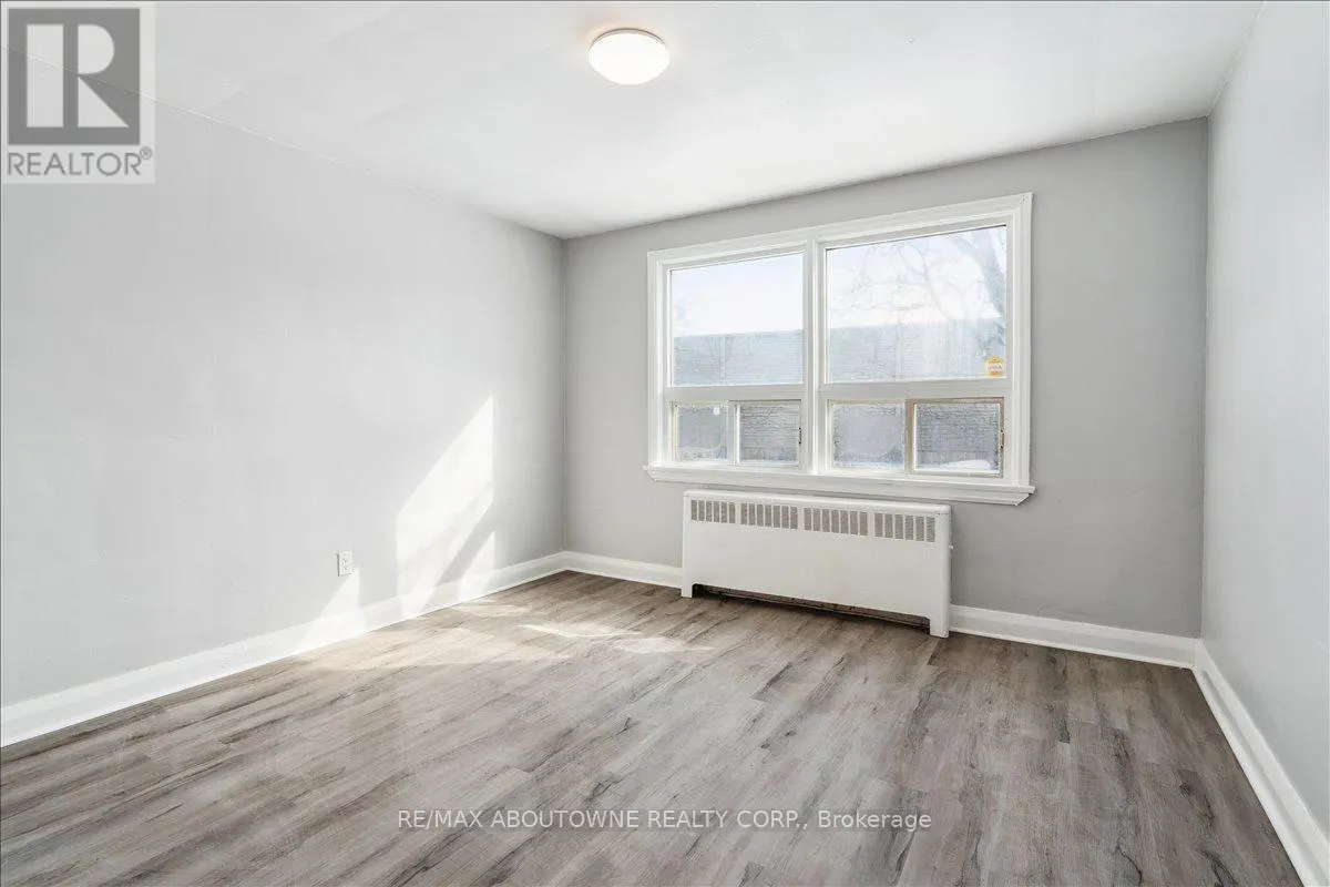 1 - 145 NORTH SERVICE ROAD E