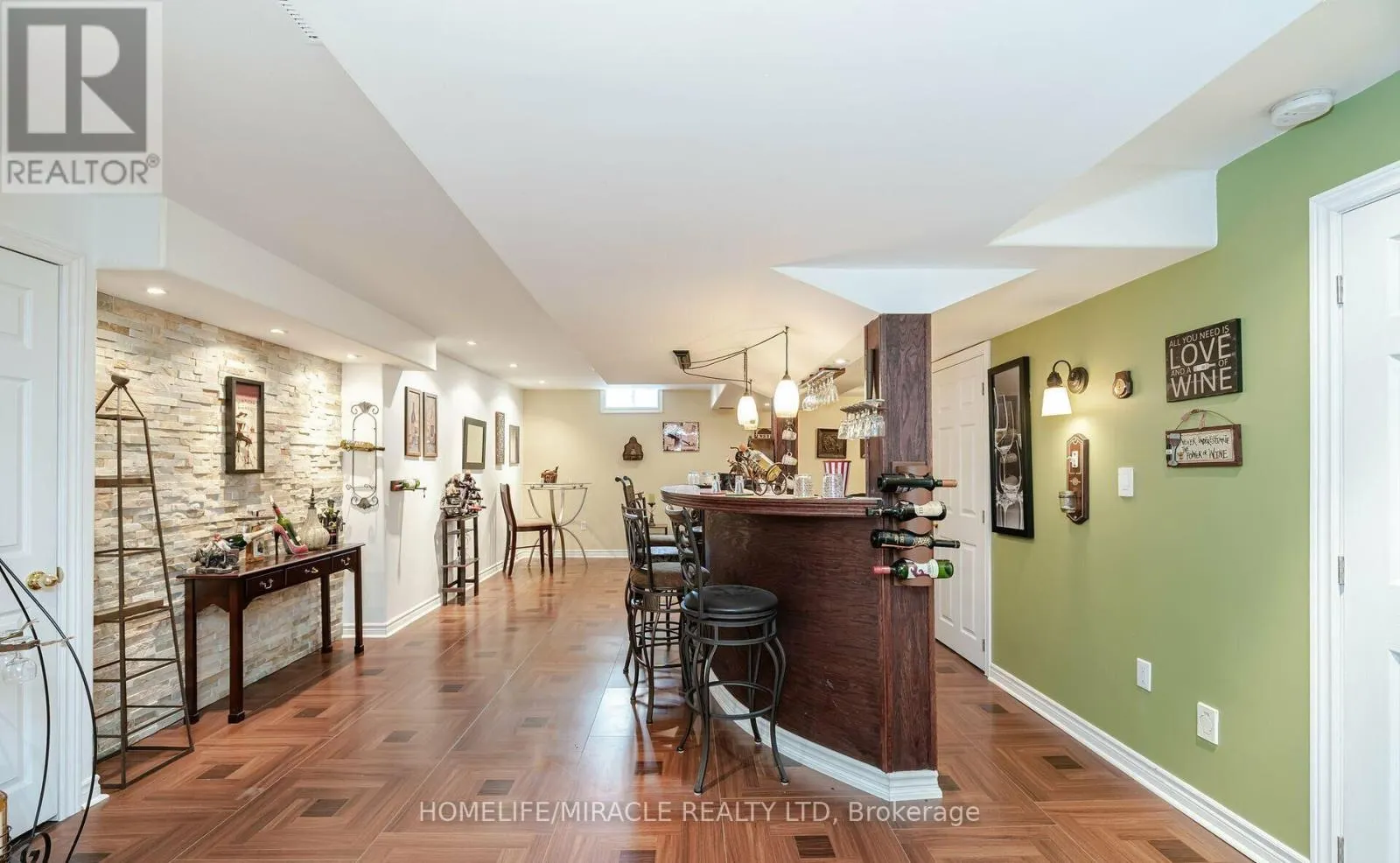 129 VAN SCOTT DRIVE