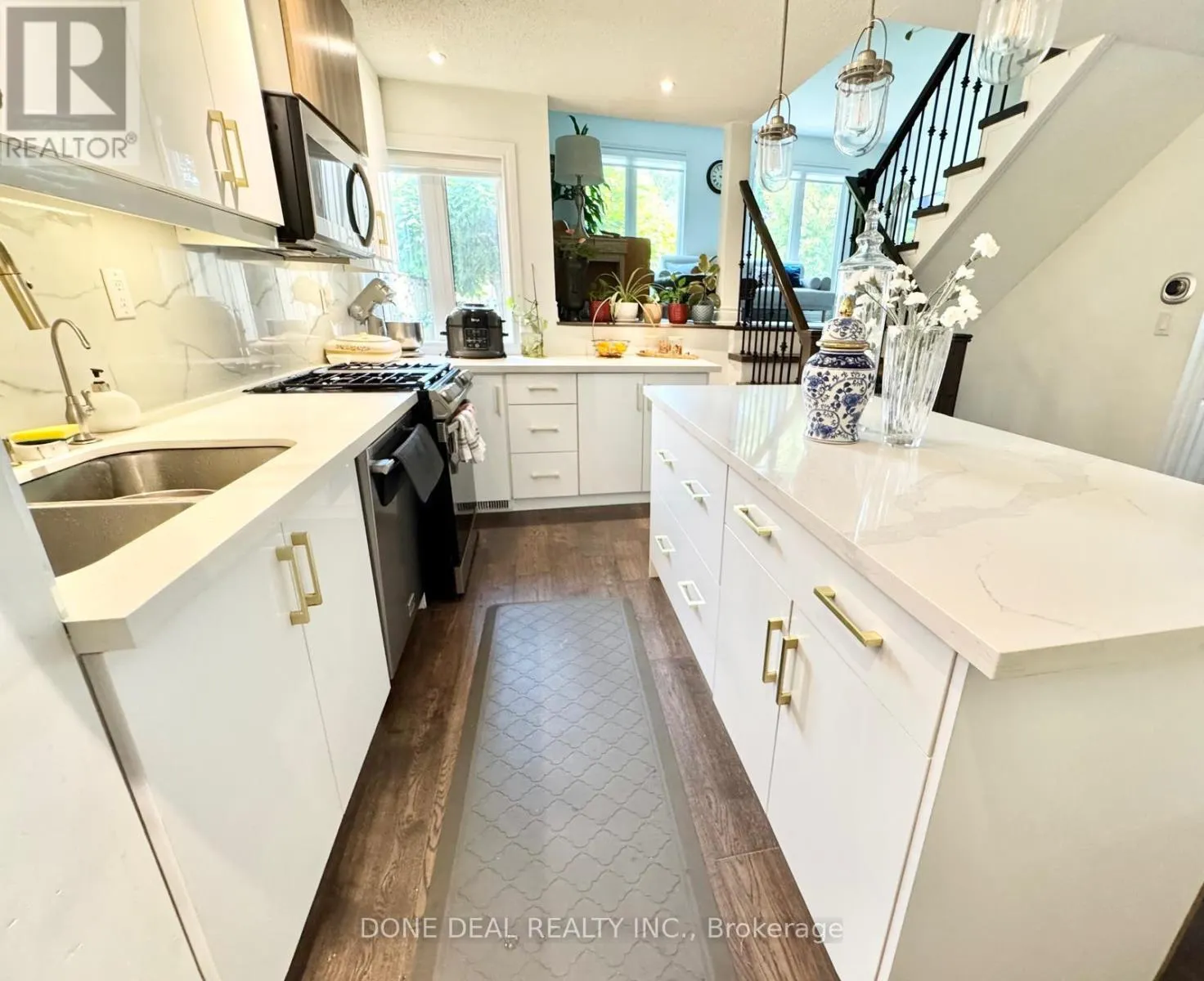 206 HARVEST DRIVE