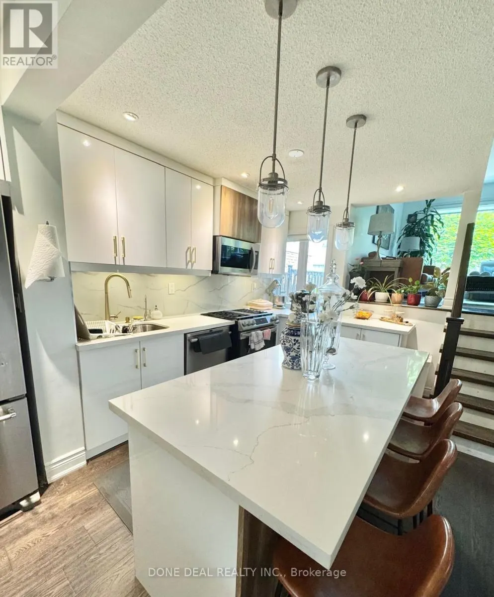 206 HARVEST DRIVE
