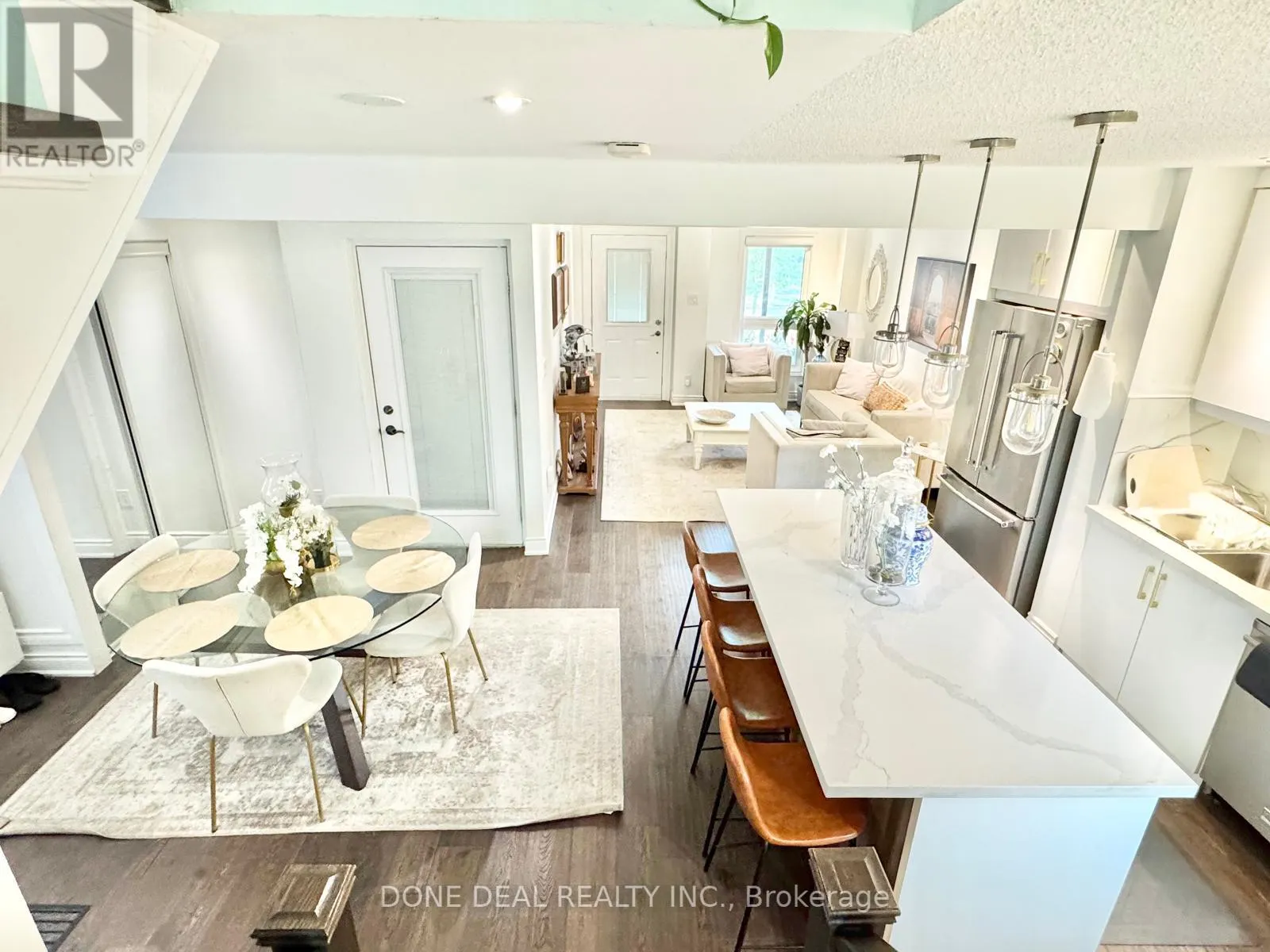 206 HARVEST DRIVE
