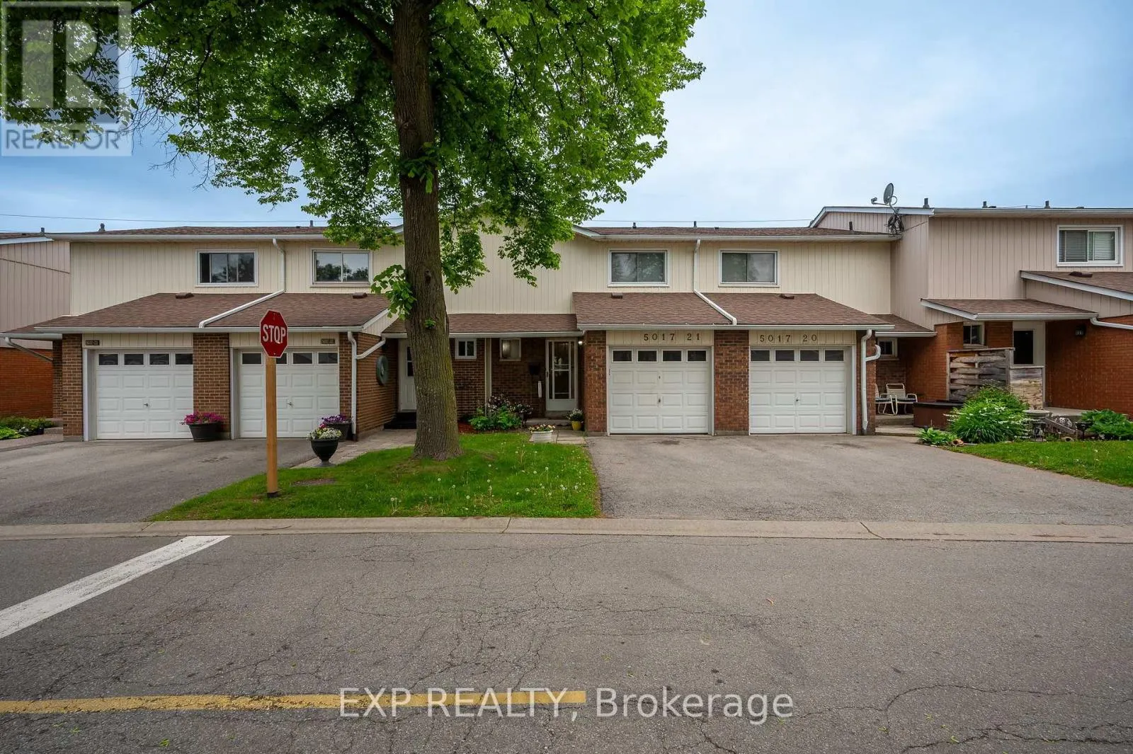 21 - 5017 PINEDALE AVENUE