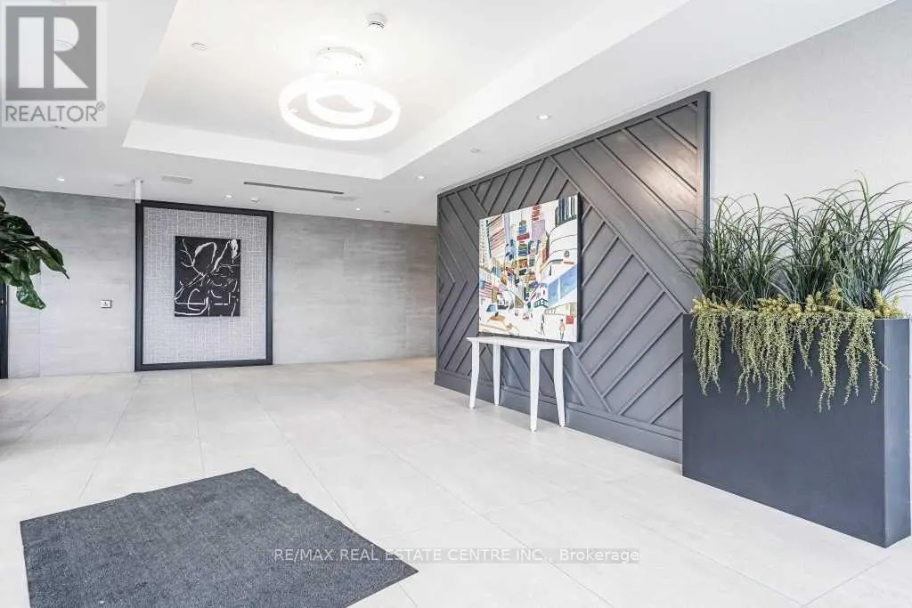 402 - 200 LAGERFELD DRIVE