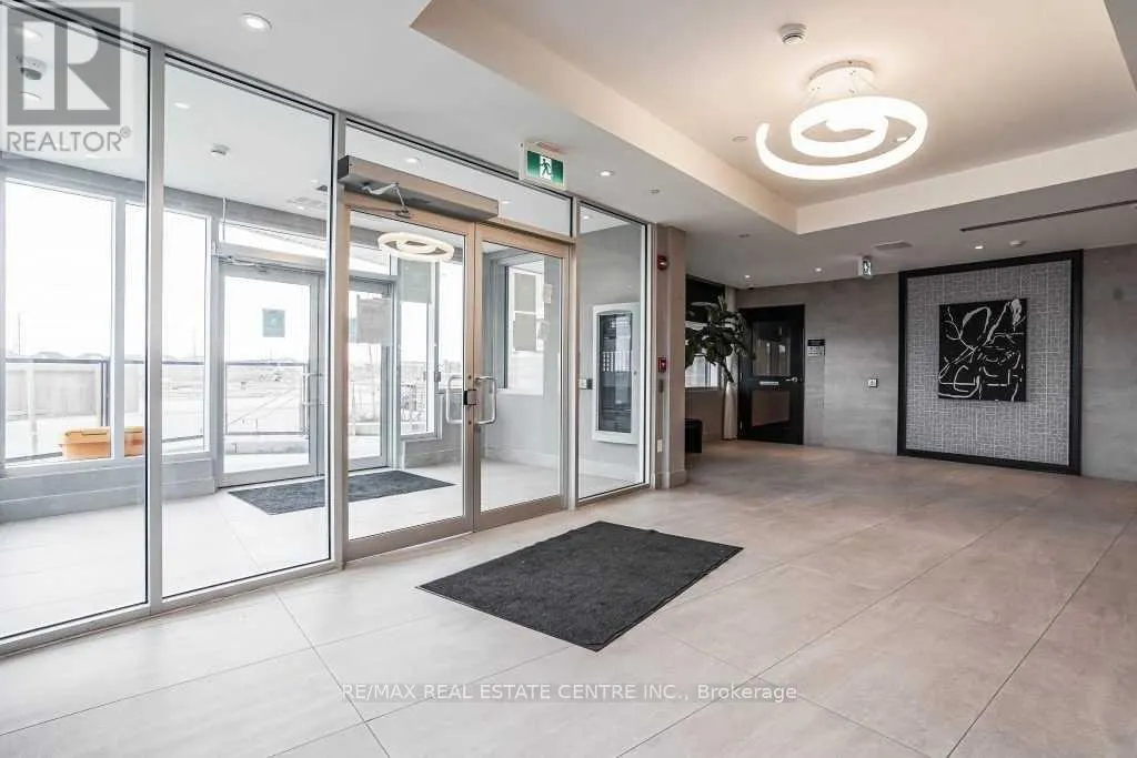 402 - 200 LAGERFELD DRIVE