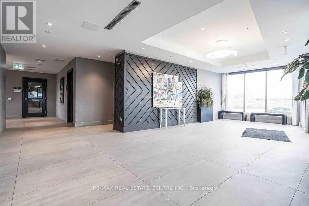402 - 200 LAGERFELD DRIVE