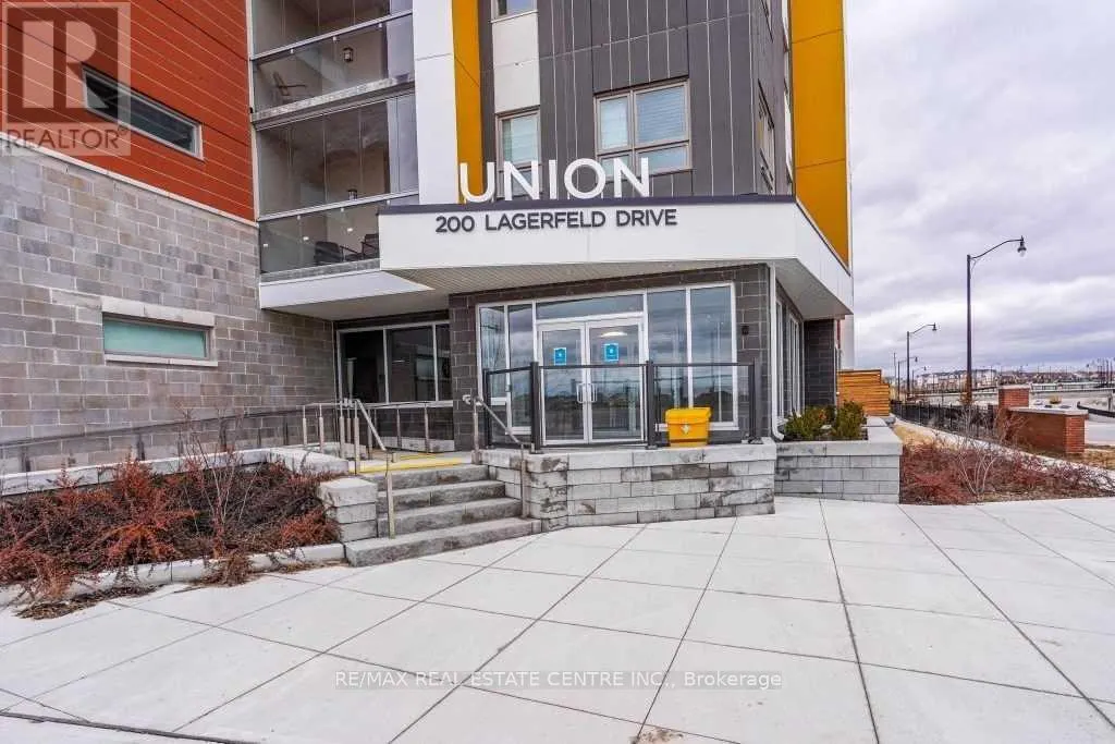 402 - 200 LAGERFELD DRIVE