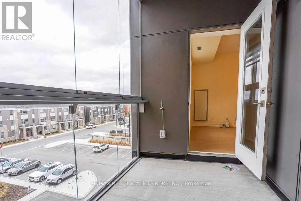 402 - 200 LAGERFELD DRIVE