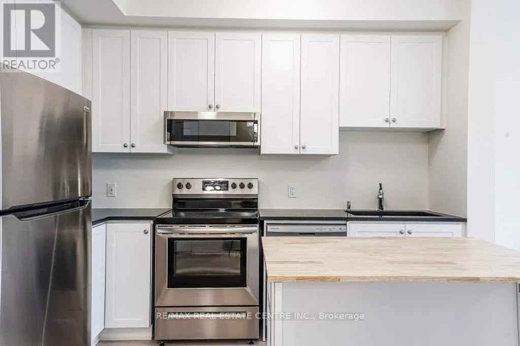 402 - 200 LAGERFELD DRIVE