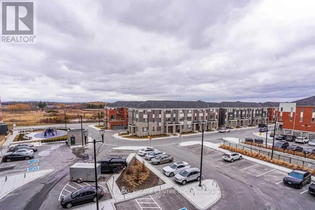 402 - 200 LAGERFELD DRIVE
