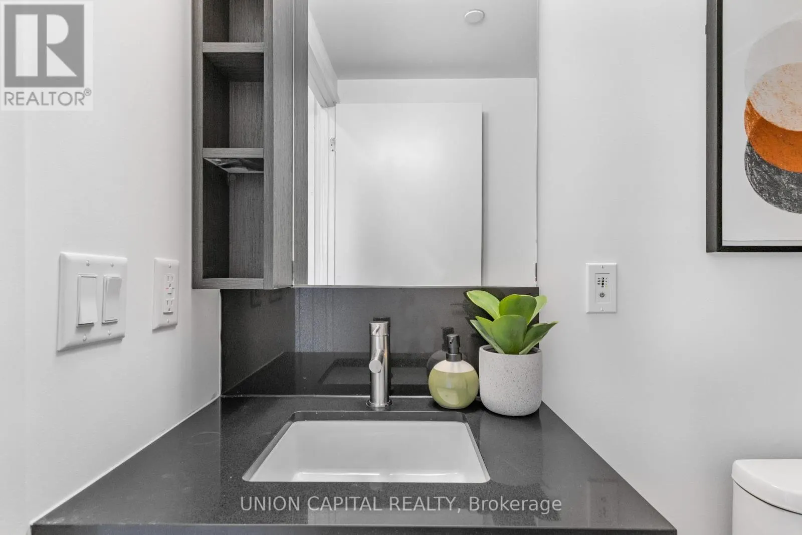 121 - 1100 SHEPPARD AVENUE W