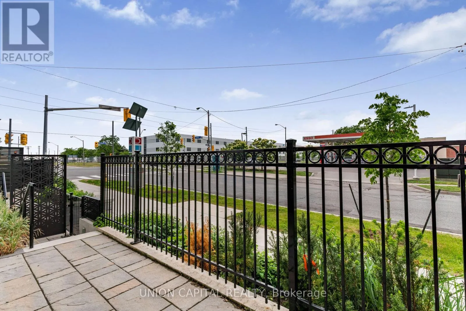 121 - 1100 SHEPPARD AVENUE W