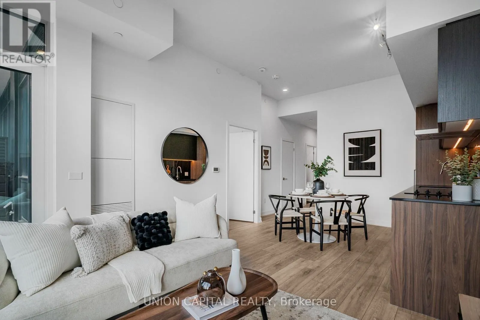 121 - 1100 SHEPPARD AVENUE W