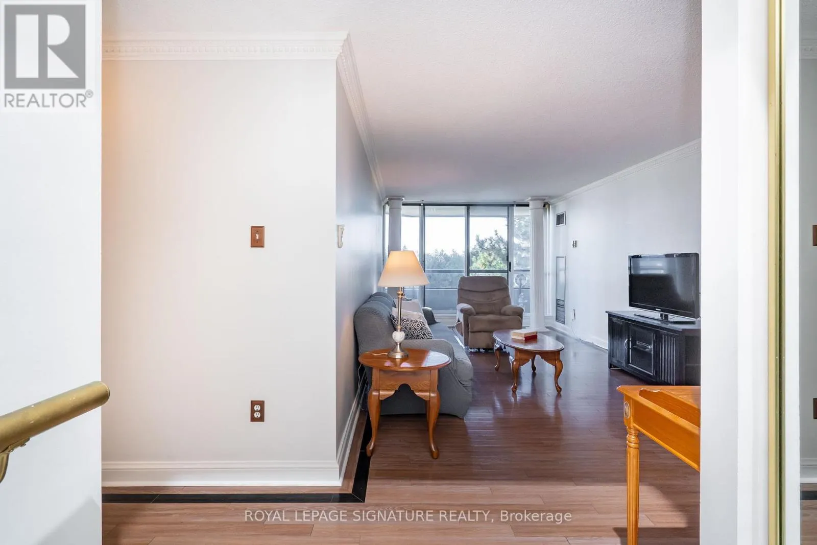 407 - 22 HANOVER ROAD