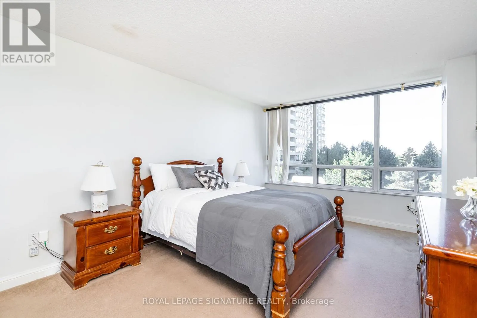 407 - 22 HANOVER ROAD