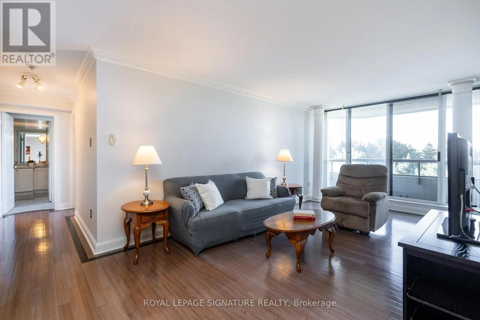 407 - 22 HANOVER ROAD