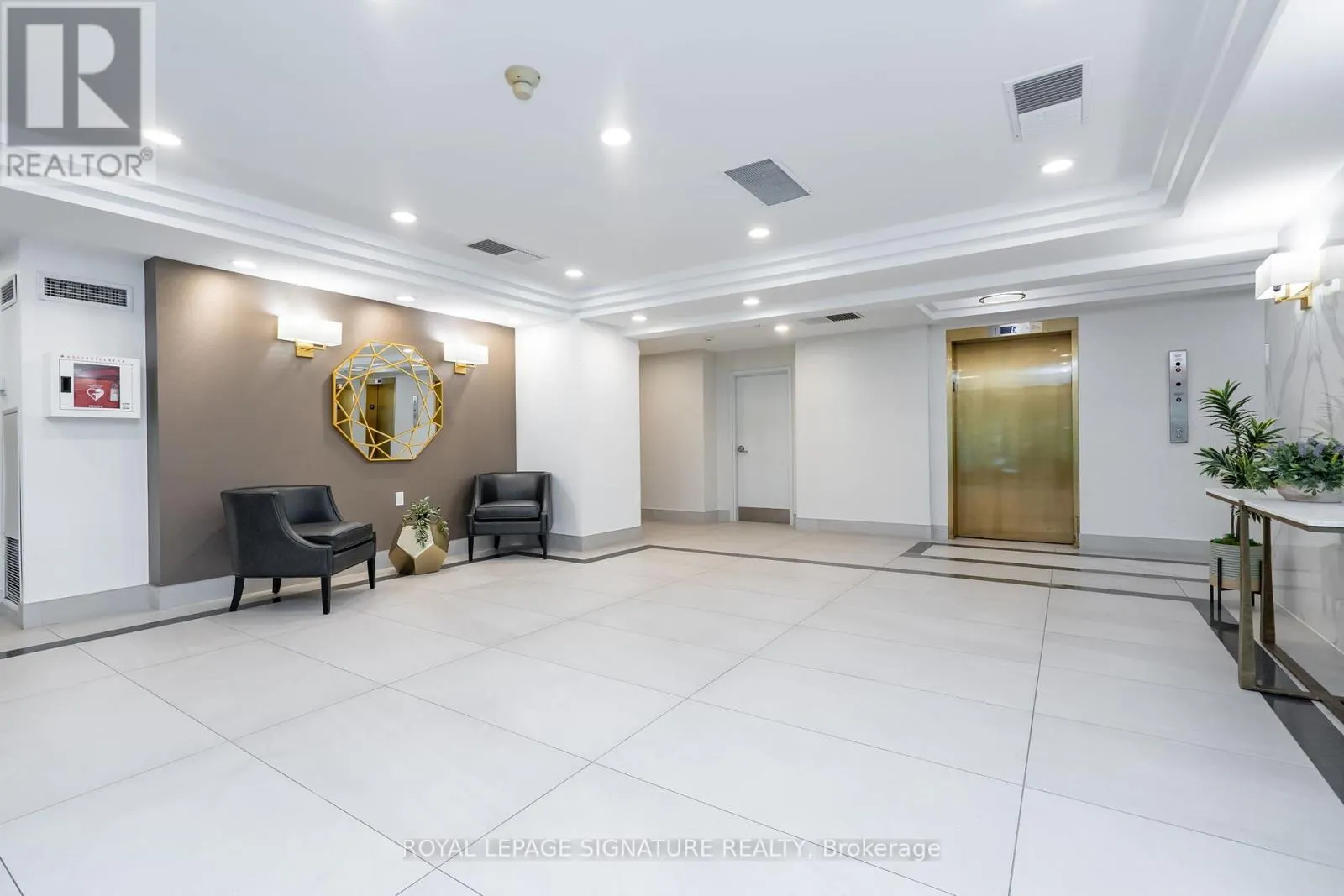 407 - 22 HANOVER ROAD