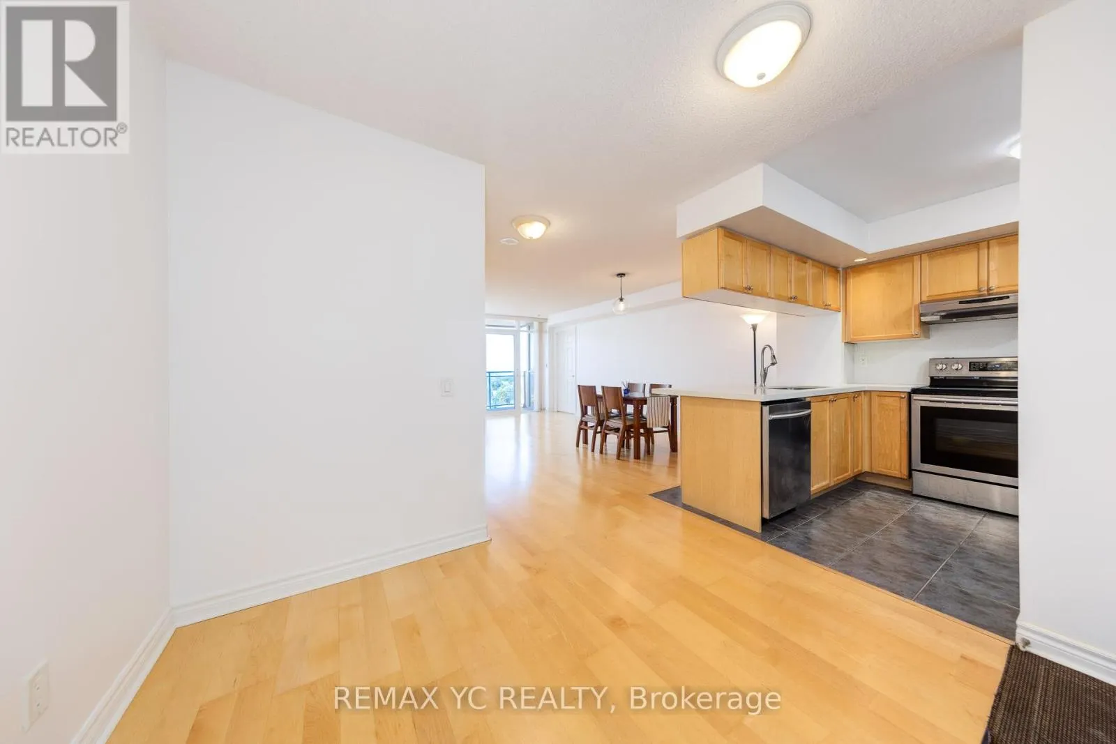 1604 - 5229 DUNDAS STREET W