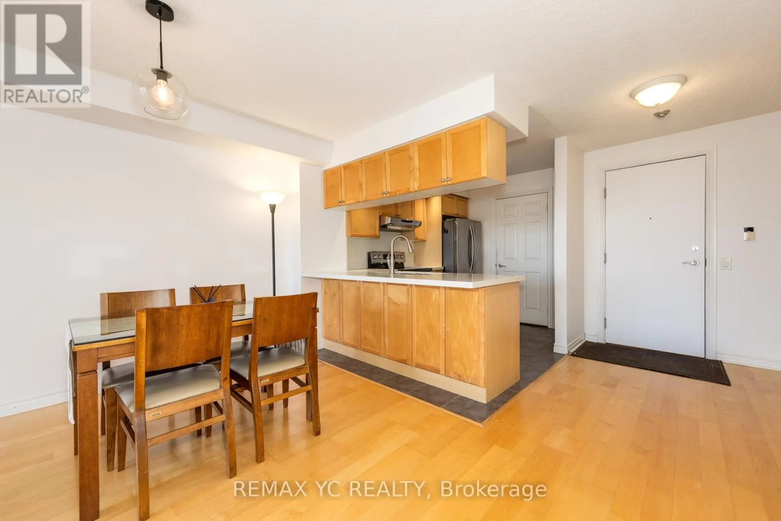 1604 - 5229 DUNDAS STREET W
