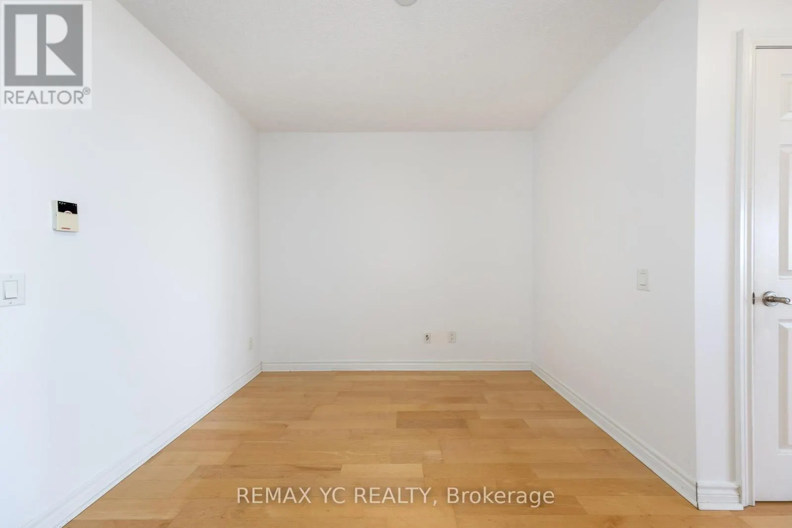 1604 - 5229 DUNDAS STREET W