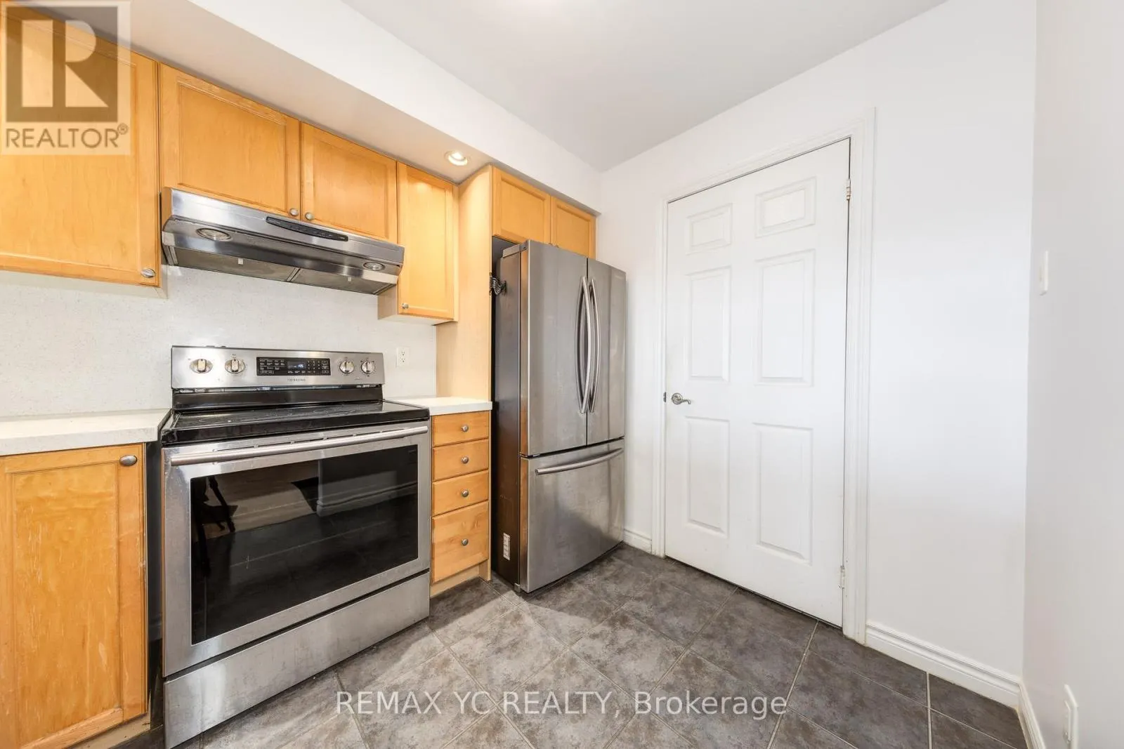 1604 - 5229 DUNDAS STREET W