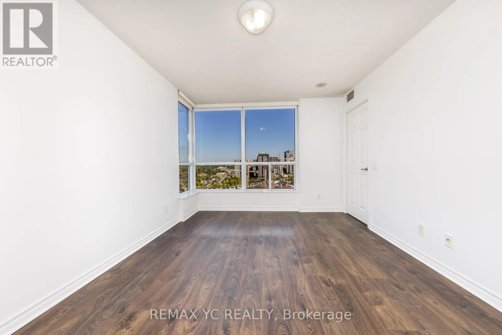 1604 - 5229 DUNDAS STREET W