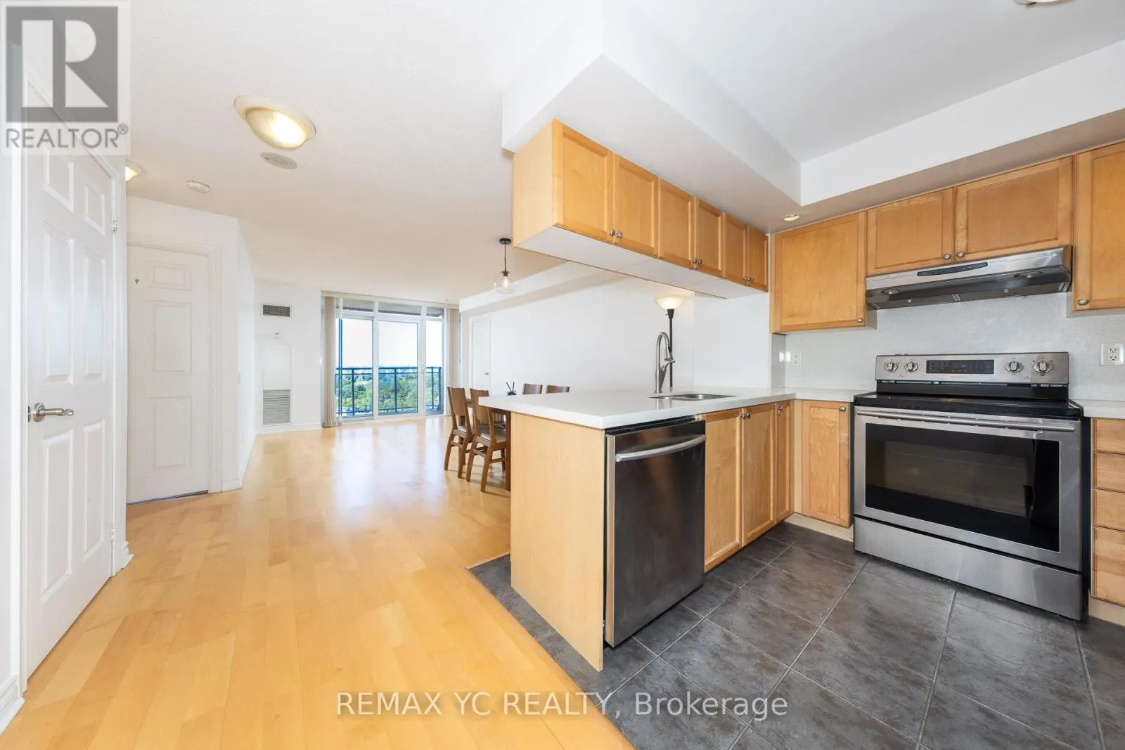 1604 - 5229 DUNDAS STREET W