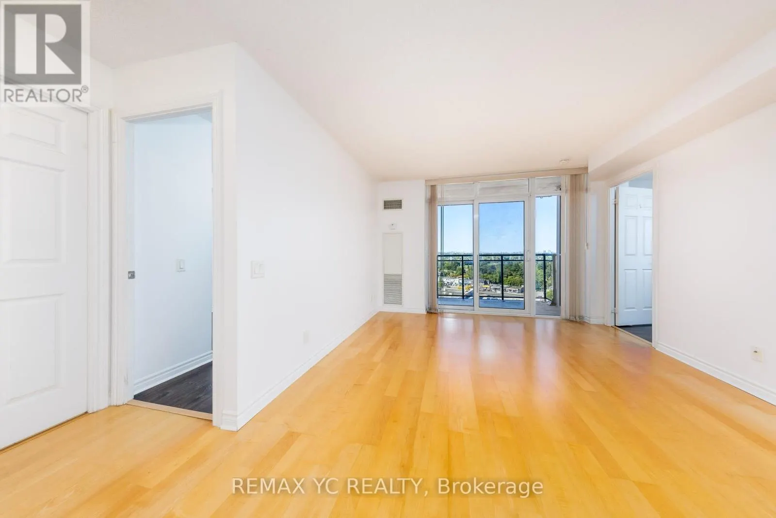 1604 - 5229 DUNDAS STREET W