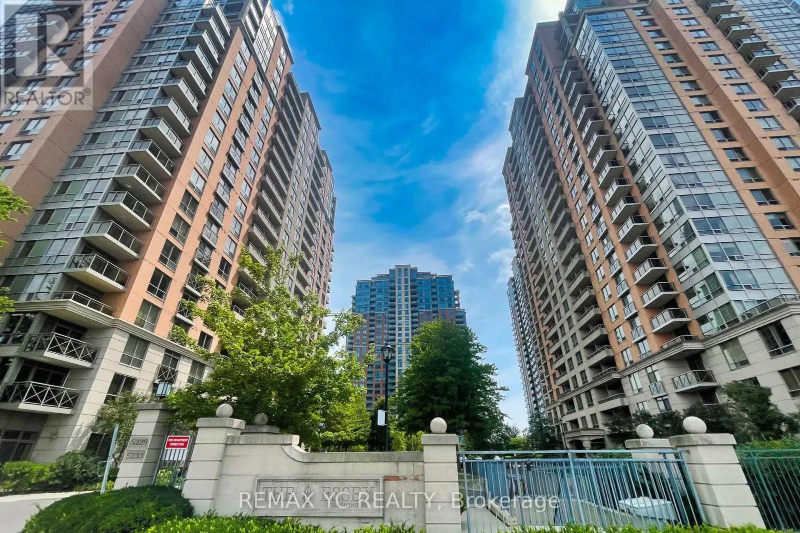 1604 - 5229 DUNDAS STREET W