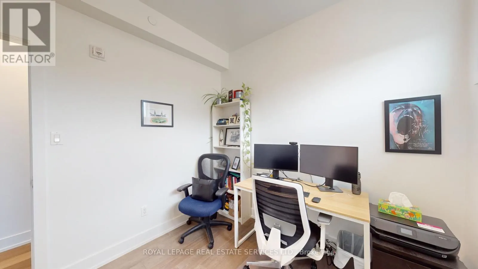 3258 DUNDAS STREET W