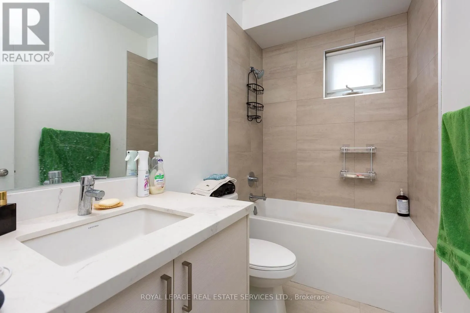 3258 DUNDAS STREET W