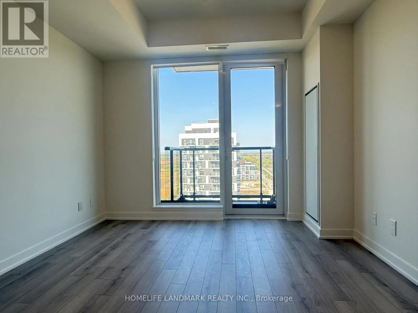 1906 - 3079 TRAFALGAR ROAD