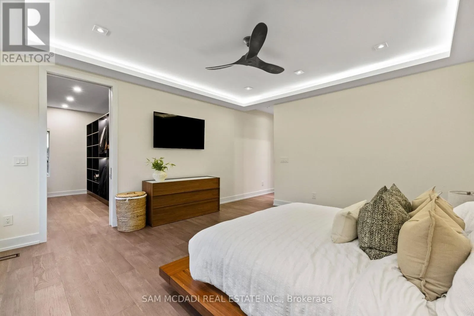 2075 SHAWANAGA TRAIL