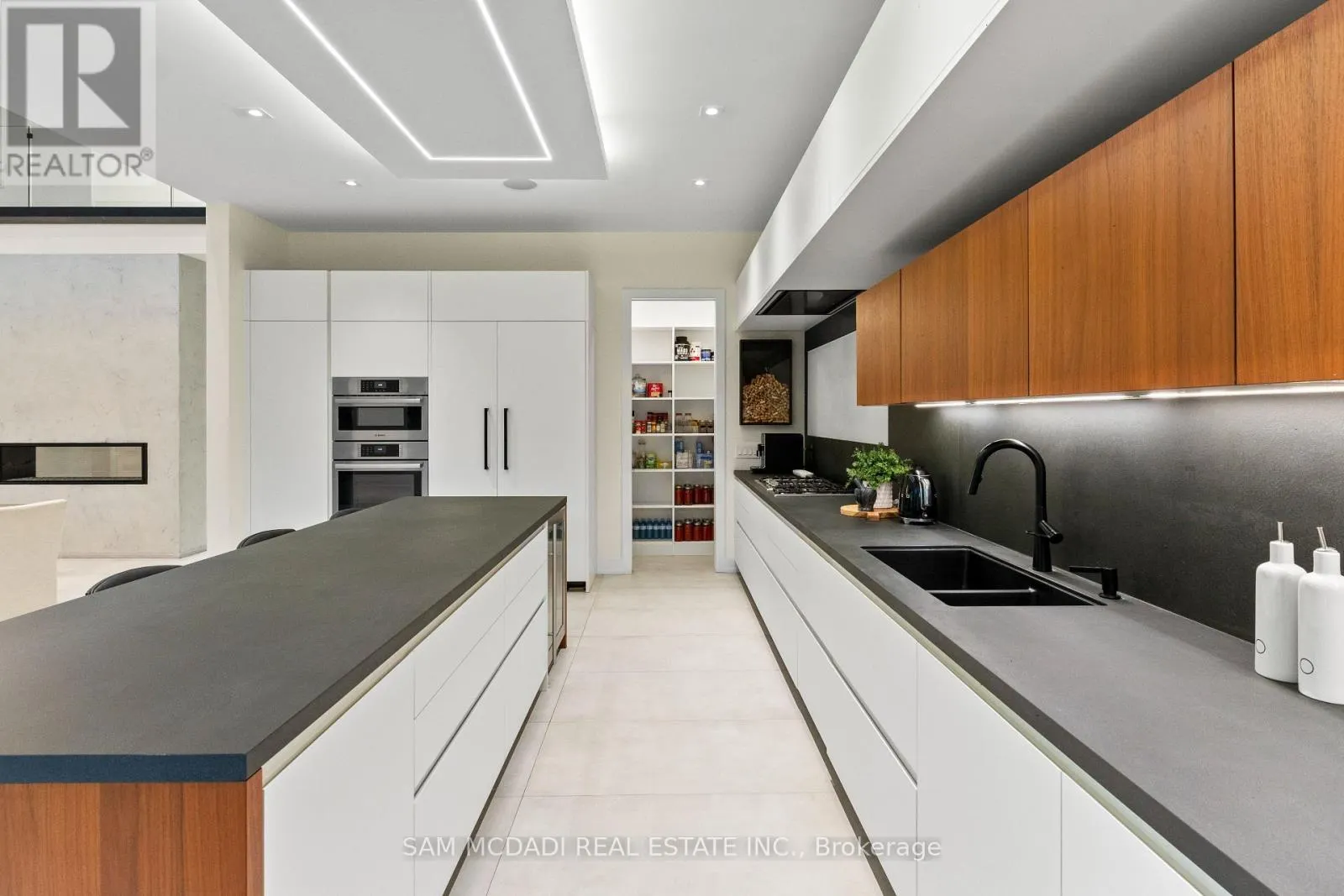 2075 SHAWANAGA TRAIL