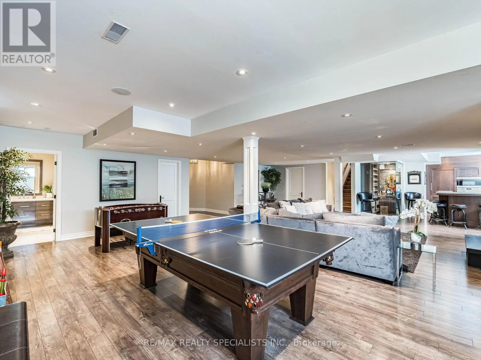 41 BURLWOOD ROAD
